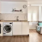 アパート Housing Santa Ana レオン